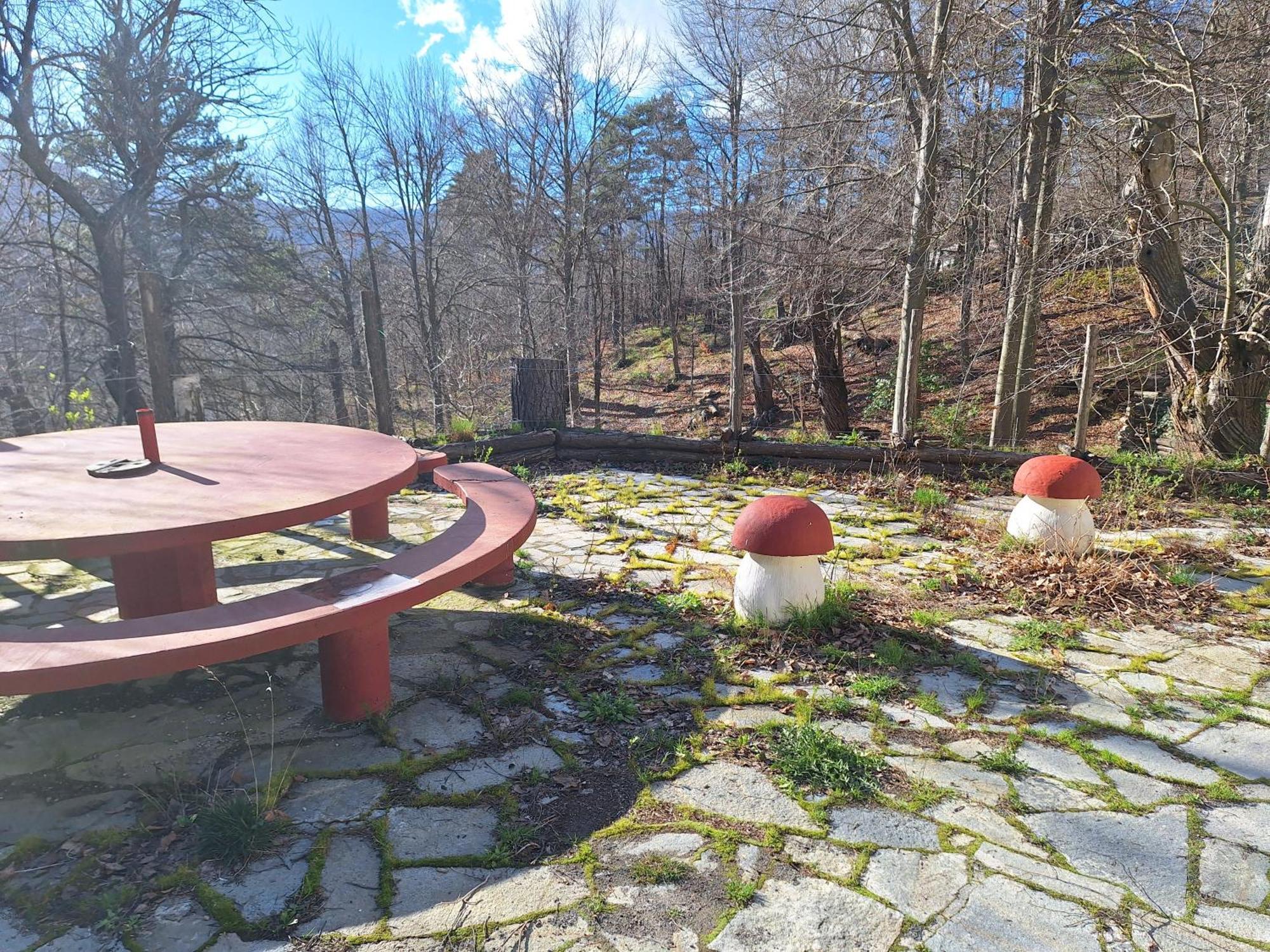 Il Villaggio Dei Puffi Bardineto 外观 照片