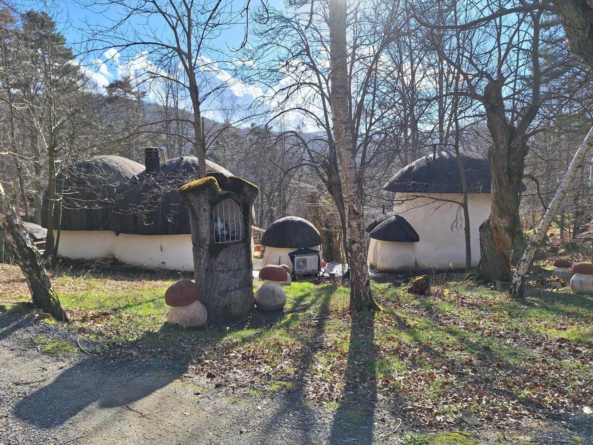 Il Villaggio Dei Puffi Bardineto 外观 照片